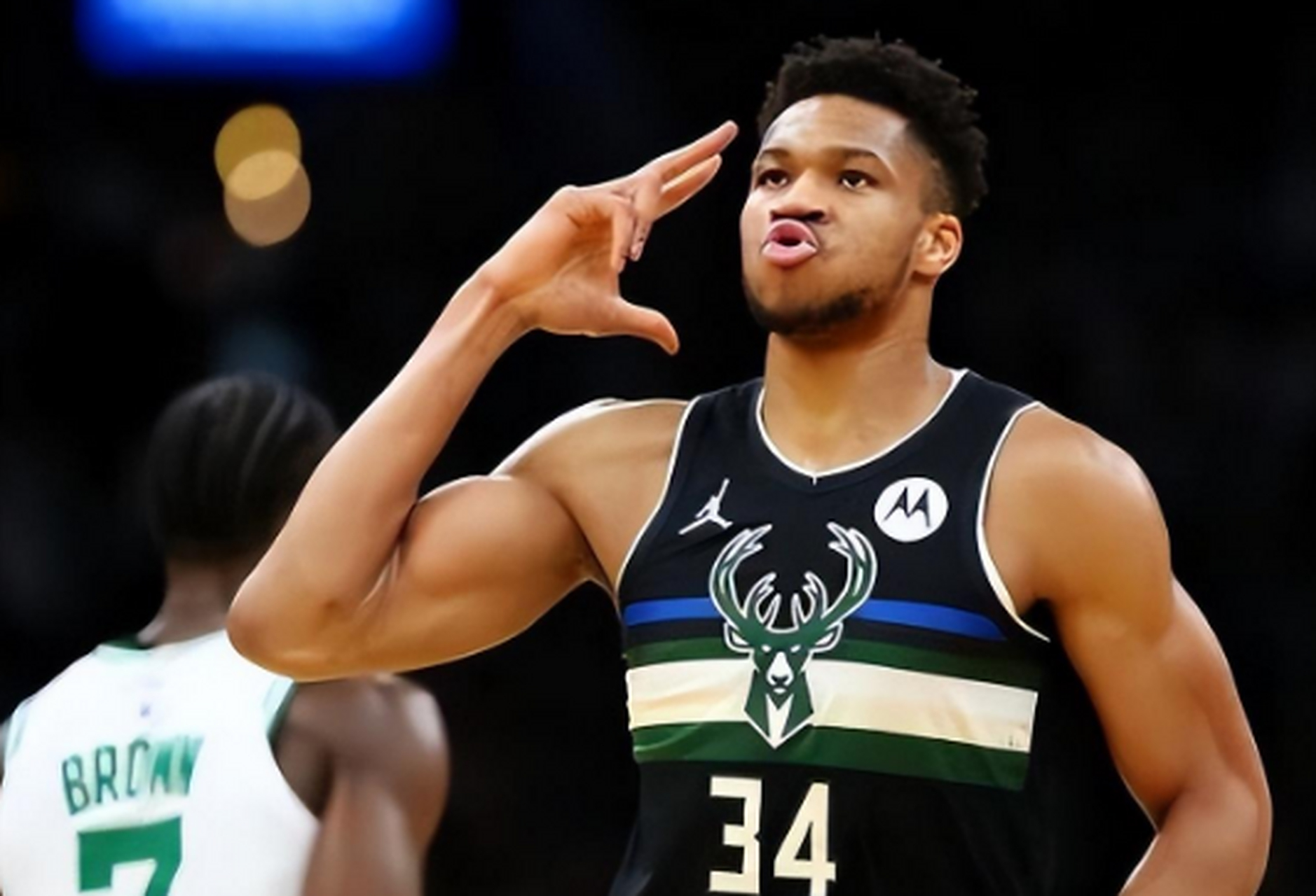 爱游戏中国官方网站-密尔沃基雄鹿发布备战花絮，集结日再遭质疑，意大利杯任务艰巨，赛程密集仍需轮换