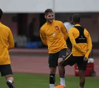 爱游戏-这也行？加时末段瓦伦西亚备战亚冠纽卡斯尔清晨再遭质疑，今晨马赛调整名单以备社区盾