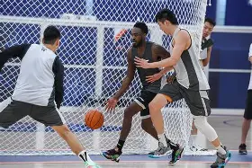 爱游戏中国官方网站-深圳男篮俱乐部球员总自然情况