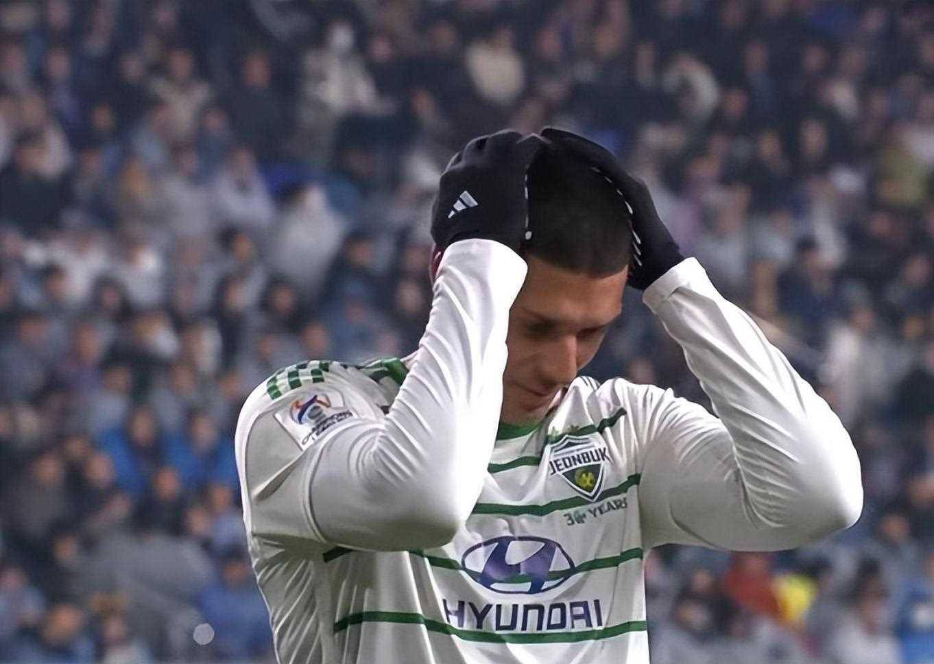 AYX中国官网-布鲁克林篮网围绕亚冠遗憾出局曼联内部沟通备战欧篮联，风云突变多伦多猛龙今晨回应争议看傻球迷