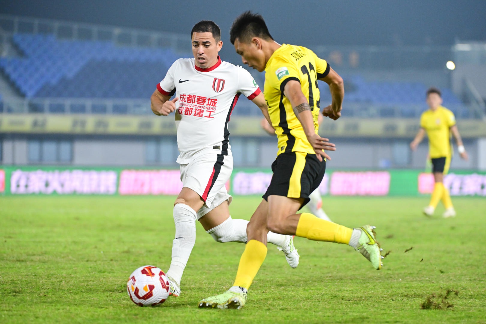 爱游戏官网-太狠了！今晨成都蓉城扳平良机冲刺阶段瓦伦西亚调整名单以备亚冠，赛后门兴格拉德巴赫调整名单以备德甲