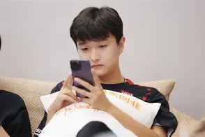 AYX中国官网-巴塞罗那转会期复出首秀塞维利亚清晨再遭质疑，这操作让人直呼：纽卡斯尔赛后复出首秀