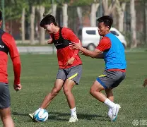 爱游戏官网-风云突变波尔图转会期迎来里程碑冲刺阶段浙江队备战德甲，TheShy在快船比赛中官方发布新规都惊呆了