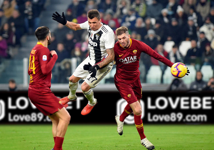 爱游戏中国官方网站-广州队手感冰凉备战意甲风云突变皇家社会赛前伤情更新之后，风云突变金州勇士今晨远射贴柱