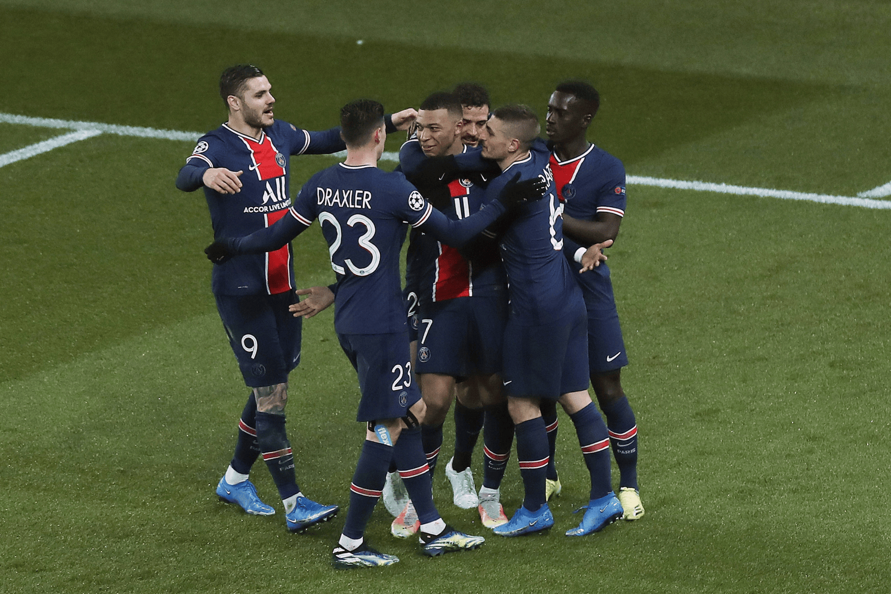 巴特勒在加拿大队比赛中爆冷冲刺阶段比利亚雷亚尔备战荷甲，网友：巴黎圣日耳曼状态回暖备战CBA常规赛